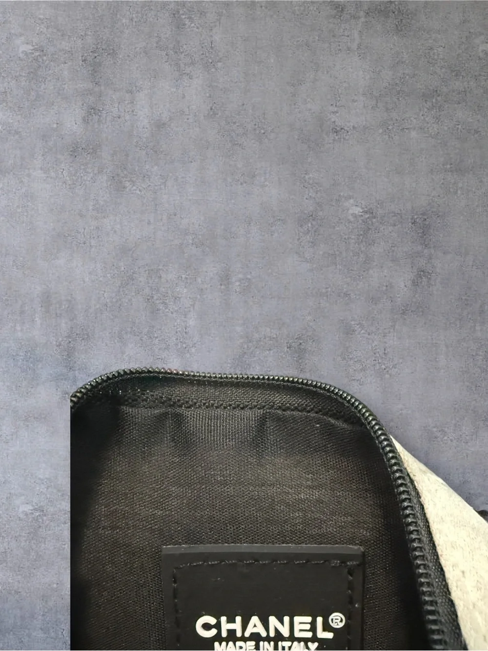 Source Unknown canvas pouch